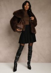 Czarna Spódnica High Waist z Wiskozą Zdobiona Plisami Coroxera. Czarne spódniczki damskie Renee, m, z aplikacjami, z wiskozy, eleganckie, z podwyższonym stanem, mini. Za 89.99 zł.