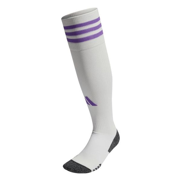 Skarpetki adidas 23. Białe skarpetki męskie Adidas, bez wzorów, z materiału. Za 103.00 zł.