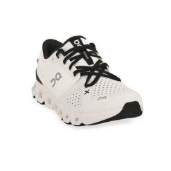Buty do biegania męskie On Cloud X 4. Białe obuwie do biegania damskie On Running. Za 1,047.00 zł.