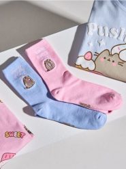 Bawełniane skarpetki z haftem 2 pack Pusheen the Cat - wielobarwny. Skarpetki damskie Sinsay, bez wzorów, z bawełny. Za 12.99 zł.