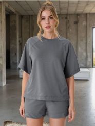Bluza z krótkim rękawem soft touch - niebieski. Niebieskie bluzy bez kaptura damskie Sinsay, l, z dzianiny. Za 39.99 zł.