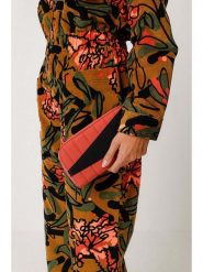 SKFK Portfel "Azara" w kolorze czarno-czerwonym rozmiar: onesize. Czarne portfele damskie SKFK, bez wzorów, z materiału. Za 113.99 zł.