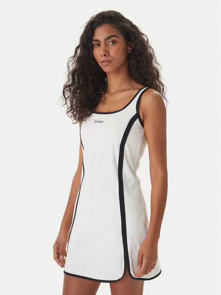 Guess Sukienka codzienna V6GK06 K2997 Écru Classic Fit. Sukienki damskie Guess, na co dzień, xs, z aplikacjami, z syntetyku, bez kołnierzyka, bez ramiączek, proste. Za 434.99 zł.