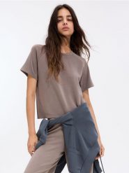 T-shirt boxy z modalem - brązowy. Brązowe t-shirty damskie Reserved, l, bez wzorów, z dzianiny, bez kołnierzyka. Za 59.99 zł.