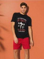 Piżama dwuczęściowa z nadrukiem sportowym - czarny. Czarne piżamy męskie Sinsay, l, bez wzorów, bez ramiączek. W wyprzedaży za 25.99 zł.
