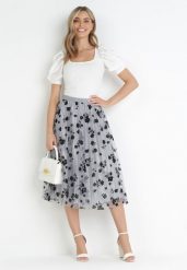 Szara Tiulowa Spódnica z Welurowym Wzorem w Kwiaty i Gumką w Pasie Iyosi. Szare spódniczki damskie Born2be, bez wzorów, z tiulu, midi. Za 79.99 zł.
