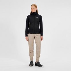 Kurtka hybrydowa damska Berghaus Nula Hybrid Jacket. Czarne kurtki damskie Berghaus, s, bez wzorów, z materiału, bez kaptura. Za 544.49 zł.