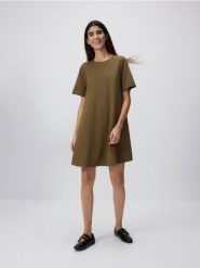 Sukienka mini z wiskozą - ciemnozielony. Zielone sukienki damskie Reserved, l, bez wzorów, z dzianiny, bez kołnierzyka, bez ramiączek, mini. W wyprzedaży za 49.99 zł.