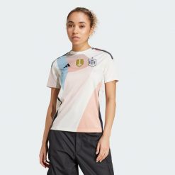 Koszulka Spain 25 (Women's Team) Away. Białe bluzki damskie Adidas, m, bez wzorów, sportowe, bez kołnierzyka, bez ramiączek. Za 449.00 zł.