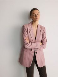 Taliowana marynarka z lyocellem - brudny róż. Czerwone marynarki i żakiety damskie Reserved, l, bez wzorów, z lyocellu. W wyprzedaży za 99.99 zł.