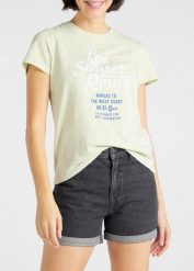LEE GRAPHIC TEE DAMSKI T-SHIRT KOSZULKA NADRUK LOGO REGULAR FIT SUMMER GREEN L41AEPNK 112108854. Zielone bluzki damskie Lee, l, bez wzorów, bez ramiączek. Za 69.99 zł.