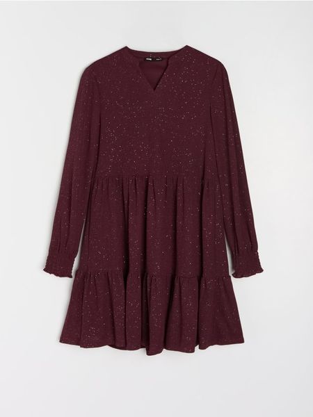 Sukienka mini z efektem stopniowania - bordowy. Czerwone sukienki damskie Sinsay, l, bez wzorów, bez kołnierzyka, bez ramiączek, mini. W wyprzedaży za 29.99 zł.