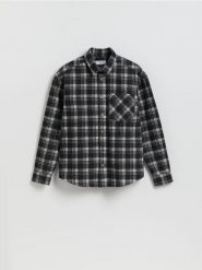 Jeansowa koszula regular fit - czarny. Czarne koszule męskie Reserved, l, bez wzorów, z bawełny, bez kołnierzyka, bez ramiączek. Za 149.99 zł.