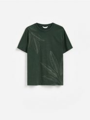 T-shirt comfort z nadrukiem - ciemnozielony. Zielone t-shirty męskie Reserved, l, bez wzorów, z bawełny, bez kołnierzyka. Za 69.99 zł.