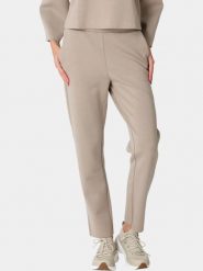 Szorty Damskie Luhta Hinkabole. Brązowe szorty damskie Luhta, bez wzorów, z bawełny, eleganckie. Za 399.00 zł.