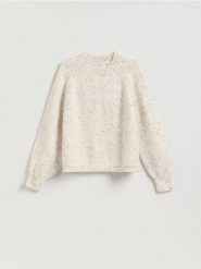 Wzorzysty sweter - złamana biel. Swetry klasyczne damskie Reserved, l, z dzianiny, bez kołnierzyka. Za 129.99 zł.