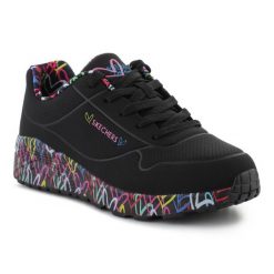 Buty Skechers Lovely Luv 314976L-BKMT czarne. Czarne buty sportowe dziewczęce bez wzorów, z gumy, bez zapięcia. Za 367.32 zł.