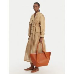 Torebka Coccinelle. Brązowe torebki klasyczne damskie Coccinelle, bez wzorów, bez dodatków. Za 1,599.99 zł.