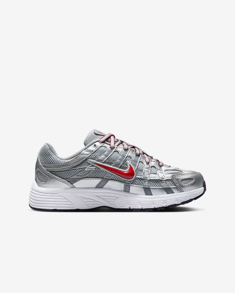 NIKE P-6000 Buty do biegania damskie. Szare obuwie do biegania damskie Nike. Za 249.99 zł.