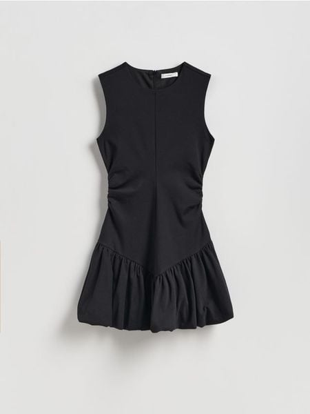 Sukienka mini typu bombka - czarny. Czarne sukienki damskie Reserved, l, bez wzorów, z bawełny, bez kołnierzyka, bez ramiączek, mini, bombki. Za 119.99 zł.