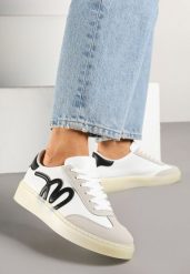 Białe Sneakersy Kultowe Tenisówki Zdobione Abstrakcyjną Aplikacją Fendiva. Białe trampki i tenisówki damskie Renee, z aplikacjami, z jeansu. Za 74.99 zł.