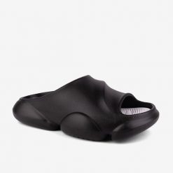 Klapki damskie Coqui. Czarne klapki damskie Coqui, bez wzorów, bez obcasa. Za 125.99 zł.