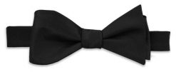 Czarna Wiązana Mucha -EM Men's Accessories- Męska, Elegancka, w Drobny Prążek. Czarne krawaty i muchy męskie Em men's accessories, bez wzorów, eleganckie. Za 59.99 zł.