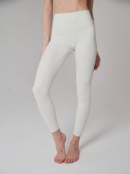 Onamaste Legginsy sportowe "Suzanna" w kolorze beżowym rozmiar: L/XL. Brązowe legginsy damskie Onamaste, l, bez wzorów, z materiału. Za 130.99 zł.