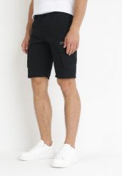 Czarne Bawełniane Szorty w Stylu Cargo z Szerokimi Kieszeniami Ammia. Czarne szorty męskie Born2be, z bawełny, bez kołnierzyka. Za 49.99 zł.