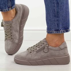 Taupe skórzane półbuty damskie na platformie Jezzi 18-18. Półbuty damskie Jezzi, bez wzorów, z jeansu, eleganckie, bez obcasa, na platformie. Za 249.00 zł.