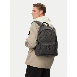 Plecak Calvin Klein Jeans. Czarne plecaki męskie Calvin Klein Jeans, bez wzorów, z jeansu. Za 349.99 zł.