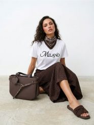 Bawełniana koszulka z napisem Milano - biały. Białe t-shirty damskie Sinsay, l, bez wzorów, z bawełny, bez kołnierzyka. Za 25.99 zł.