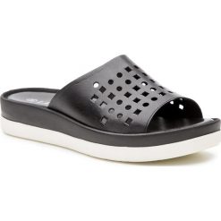 Klapki LASOCKI WI16-4808-01. Czarne klapki damskie Lasocki, bez wzorów, ze skóry, bez obcasa. Za 119.99 zł.