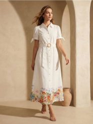 Koszulowa sukienka midi z paskiem i kwiatowym dołem - wielobarwny. Sukienki damskie Sinsay, l, bez wzorów, bez kołnierzyka, bez ramiączek, midi, koszulowe. Za 59.99 zł.