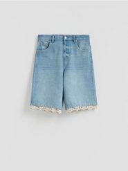 Jeansowe szorty z koronką - niebieski. Niebieskie szorty damskie Reserved, bez wzorów, z bawełny. Za 139.99 zł.