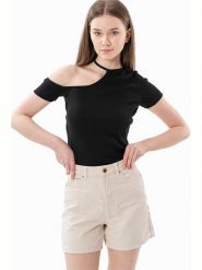 Mieles Koszulka w kolorze czarnym rozmiar: XL. Czarne bluzki damskie Mieles, xl, bez wzorów, z bawełny, bez kołnierzyka, bez ramiączek. Za 41.88 zł.
