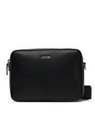 Calvin Klein Torebka Ck Must Small Camera Bag LV04F3097G Czarny. Czarne listonoszki damskie CALVIN KLEIN, bez wzorów, ze skóry, bez dodatków. Za 259.99 zł.