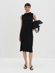 Someday. Sukienka w kolorze czarnym rozmiar: 42. Czarne sukienki damskie Someday, na co dzień, bez wzorów, bez kołnierzyka, bez ramiączek, midi, proste. Za 187.99 zł.