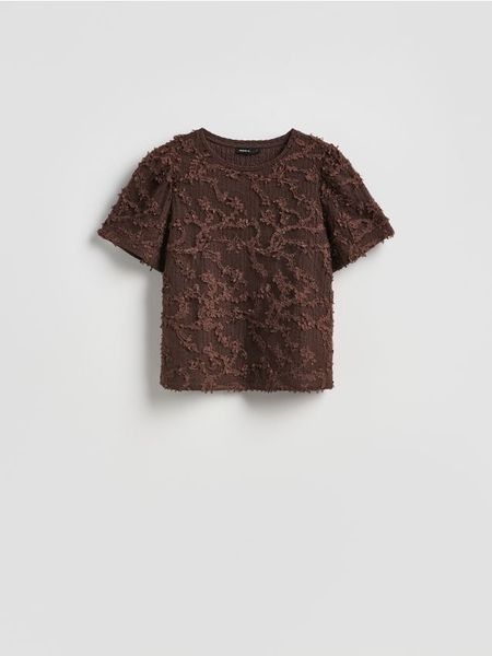 Kreszowany t-shirt - ciemnobrązowy. Brązowe t-shirty damskie Reserved, l, bez wzorów, z dzianiny, bez kołnierzyka. Za 89.99 zł.