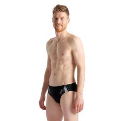 Kąpielówki w nadruki Arena Graphic. Białe kąpielówki męskie Arena, bez wzorów, do pływania. Za 156.00 zł.