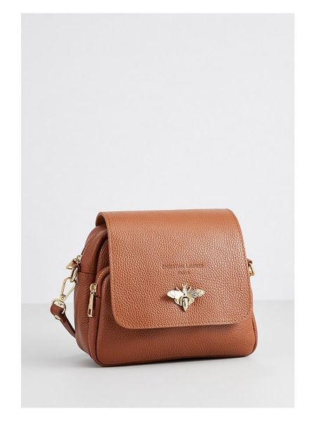 Christian Laurier Skórzana torebka "Beeza" w kolorze karmelowym - 22 x 18 x 7 cm rozmiar: onesize. Brązowe torebki klasyczne damskie Christian Laurier, bez wzorów, z materiału, bez dodatków. Za 297.26 zł.