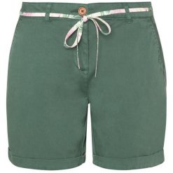 Spodenki damskie PROTEST ANNICK shorts. Zielone szorty damskie Protest, bez wzorów, sportowe. W wyprzedaży za 125.00 zł.