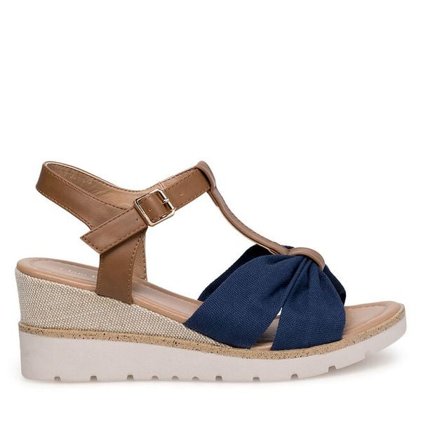 Sandały Clara Barson. Niebieskie sandały damskie Clara Barson, bez wzorów, bez obcasa, na koturnie. Za 119.99 zł.