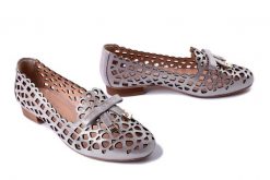 BOCCATO 010.39.39 ciemny róż, czółenka letnie damskie. Czerwone czółenka damskie Boccato, w ażurowe wzory, ze skóry, bez obcasa, na obcasie. Za 359.90 zł.