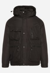 Czarna Kurtka Zimowa z Szerokimi Kieszeniami i Kapturem Emivessa. Czarne kurtki męskie Born2be, na zimę, l, bez wzorów, z materiału, eleganckie. Za 189.99 zł.