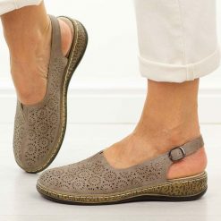 Khaki ażurowe półbuty damskie bez pięty Potocki 24325. Brązowe półbuty damskie POTOCKI, w ażurowe wzory, z jeansu, eleganckie, z okrągłym noskiem, bez obcasa, na płaskiej podeszwie. Za 139.00 zł.