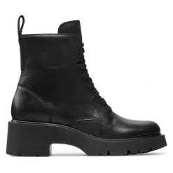 Botki Camper. Czarne botki damskie Camper, bez obcasa, na słupku, bez zapięcia. Za 699.99 zł.