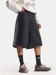 Adidas Szorty jeansowe Firebird Jorts KD2916 Czarny Oversize. Czarne szorty damskie Adidas, bez wzorów, z bawełny. Za 348.99 zł.
