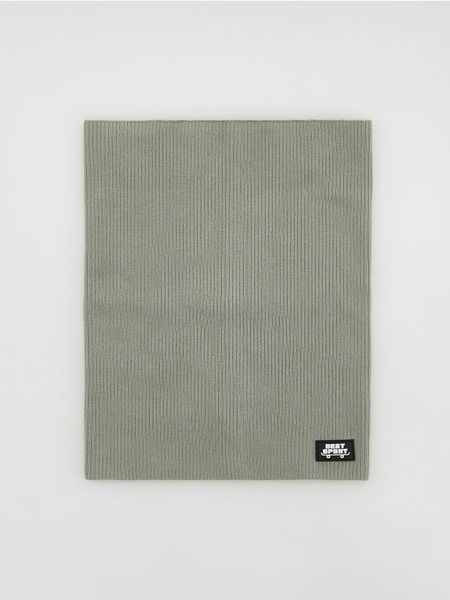 Komin z naszywką - oliwkowy. Zielone szaliki dziecięce Reserved, z bawełny, bez ramiączek. Za 35.99 zł.