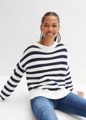 Sweter boxy z dzianiny w ażurowy wzór. Niebieskie swetry klasyczne damskie bonprix, z dzianiny, bez kołnierzyka. Za 49.99 zł.